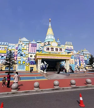 Decorative facades and structures